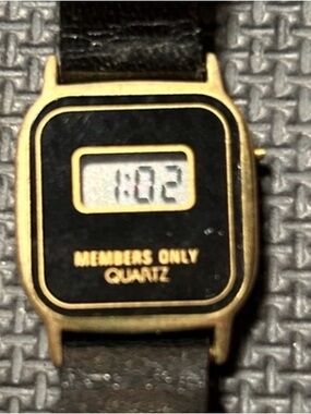 Vintage Members Only Digital Watch – WORKING – 1970s LCD Quartz – Gold Tone